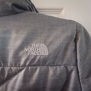 Women's North Face jacket. Size xl. Gray in color